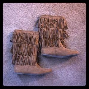 Moccasin boots